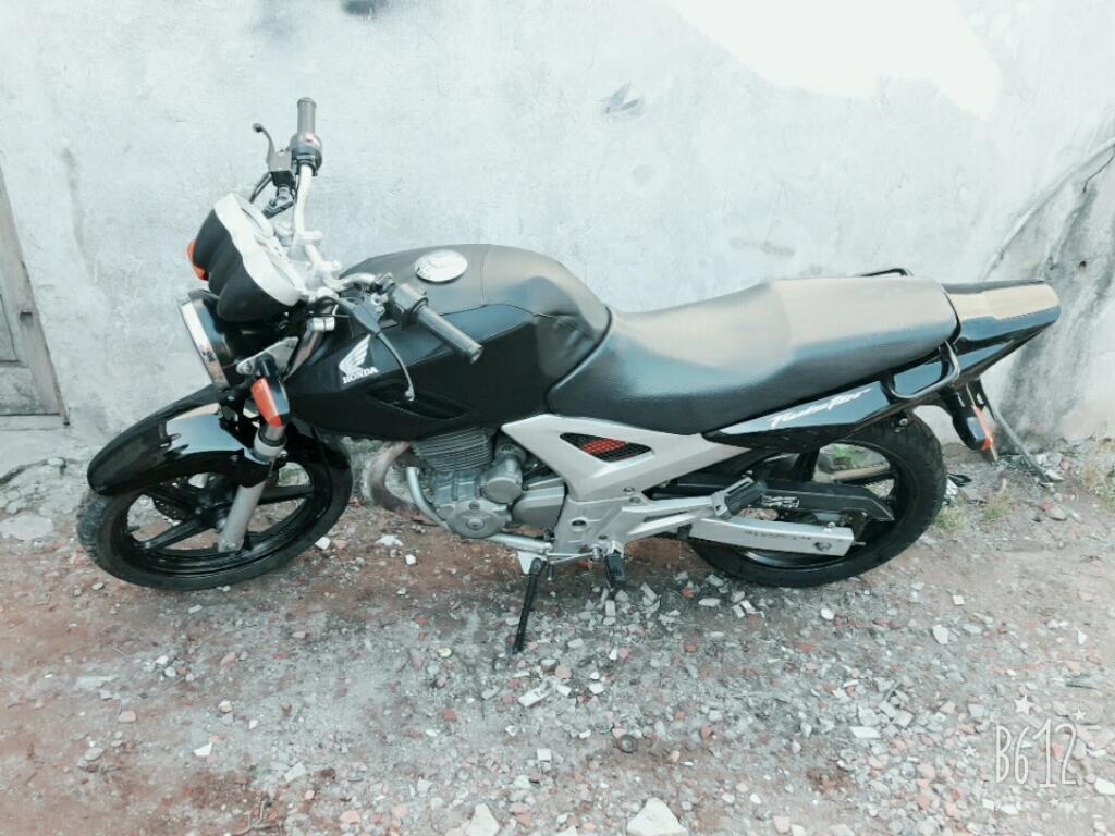 Vendo Twister 2010 23mil Km