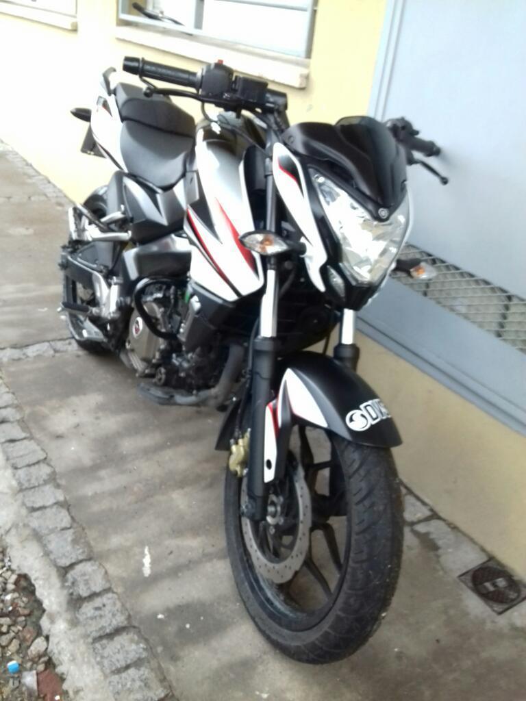 Bajaj Rouser 200ns 2015