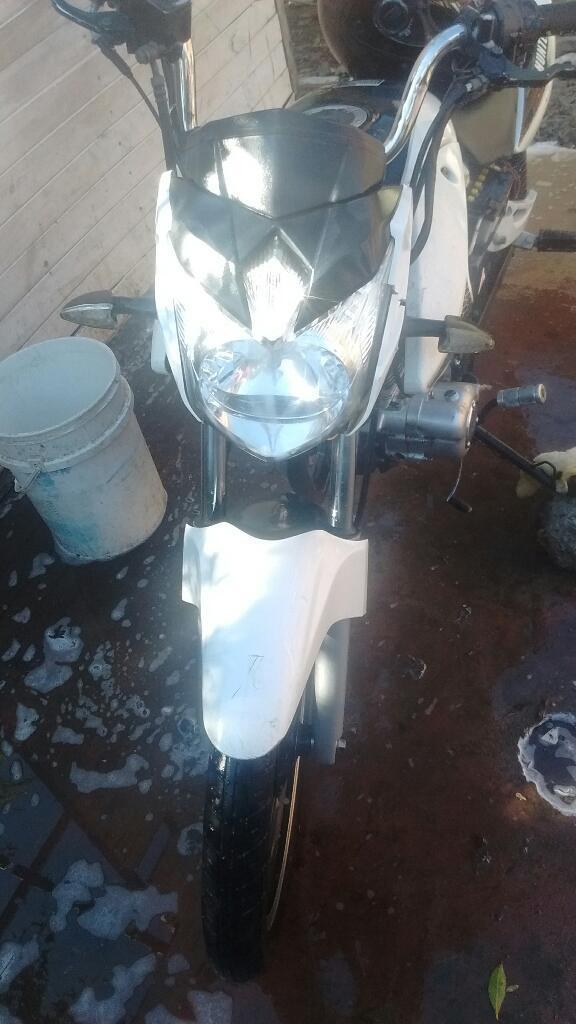 Motomel con Estetica de Hunter