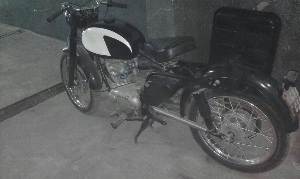 VENDO GILERA 200