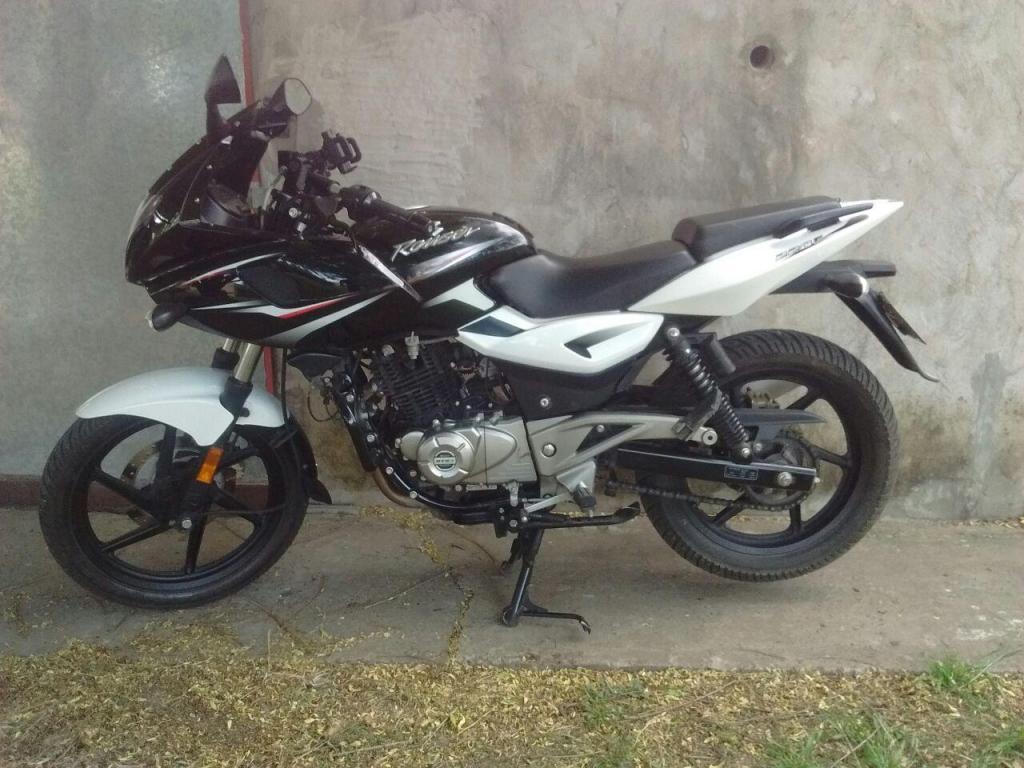 Bajaj Rouser 220 2016, 11.000 kilómetros. . Buen estado. 3435405776