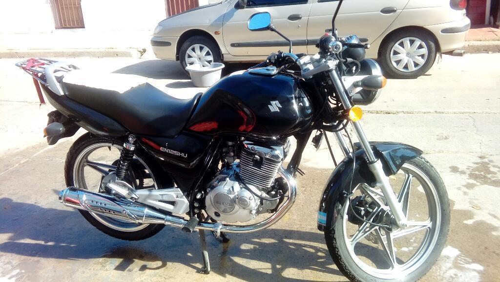 Moto Suzuki 2014