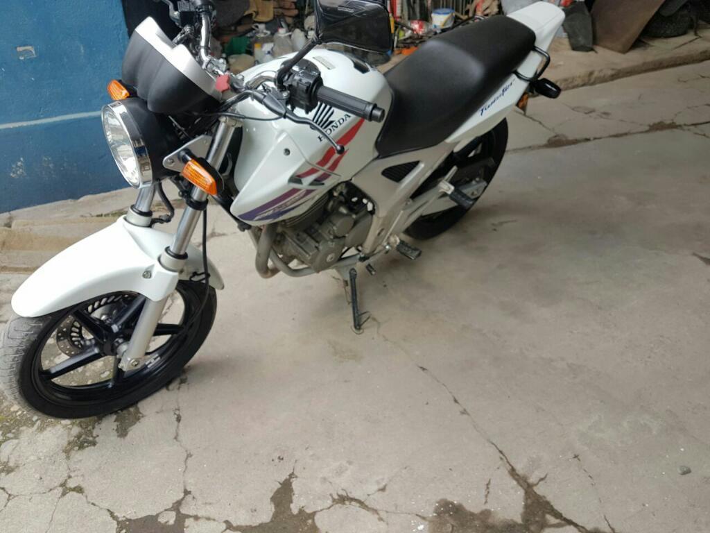 Vendo Honda Twister 2013