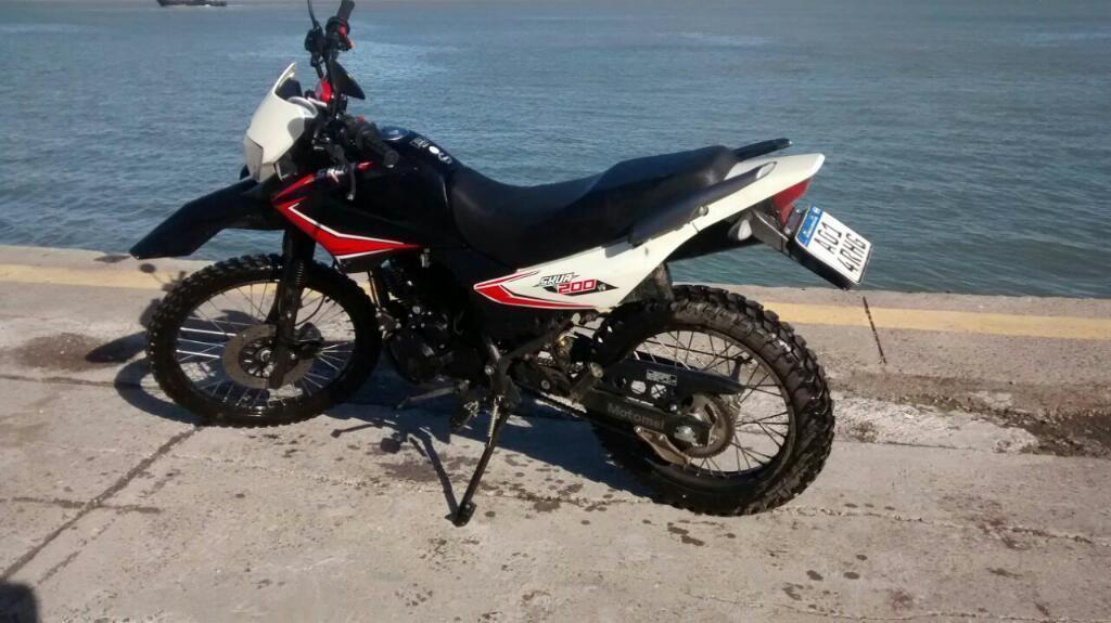 Motomel Skua 200 V6