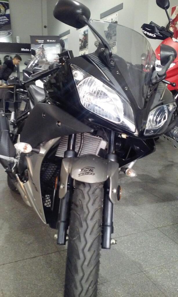 Yamaha R15 '2014'