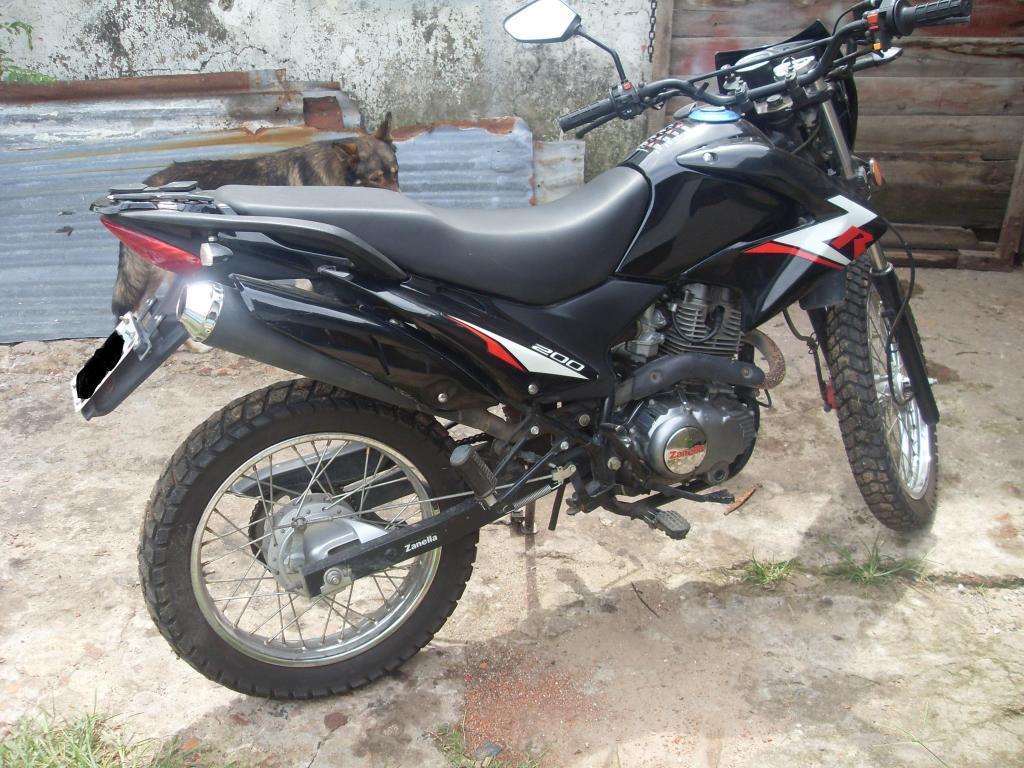 zanella zr 200 md 2014 muy linda motor 10 puntos escucho ofertas de contado