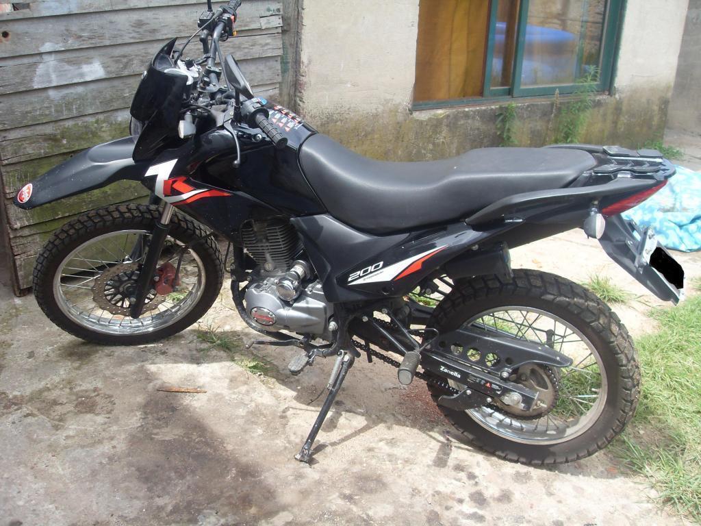 zanella zr 200 md 2014 muy linda motor 10 puntos escucho ofertas de contado