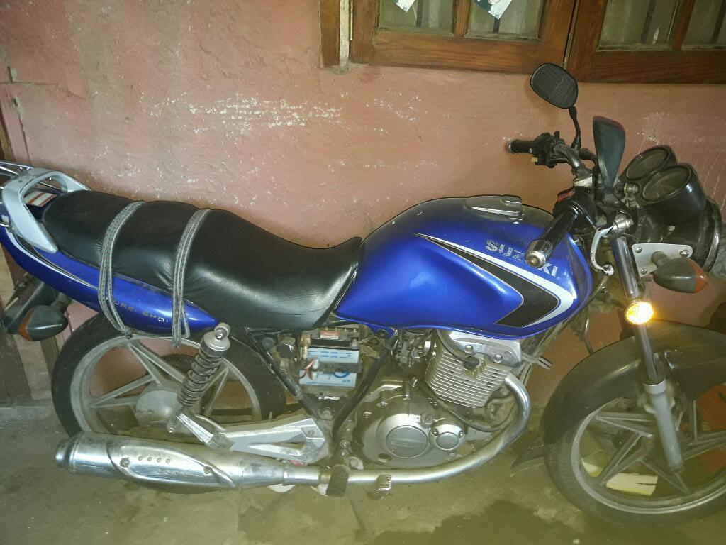 Una Moto Suzuki