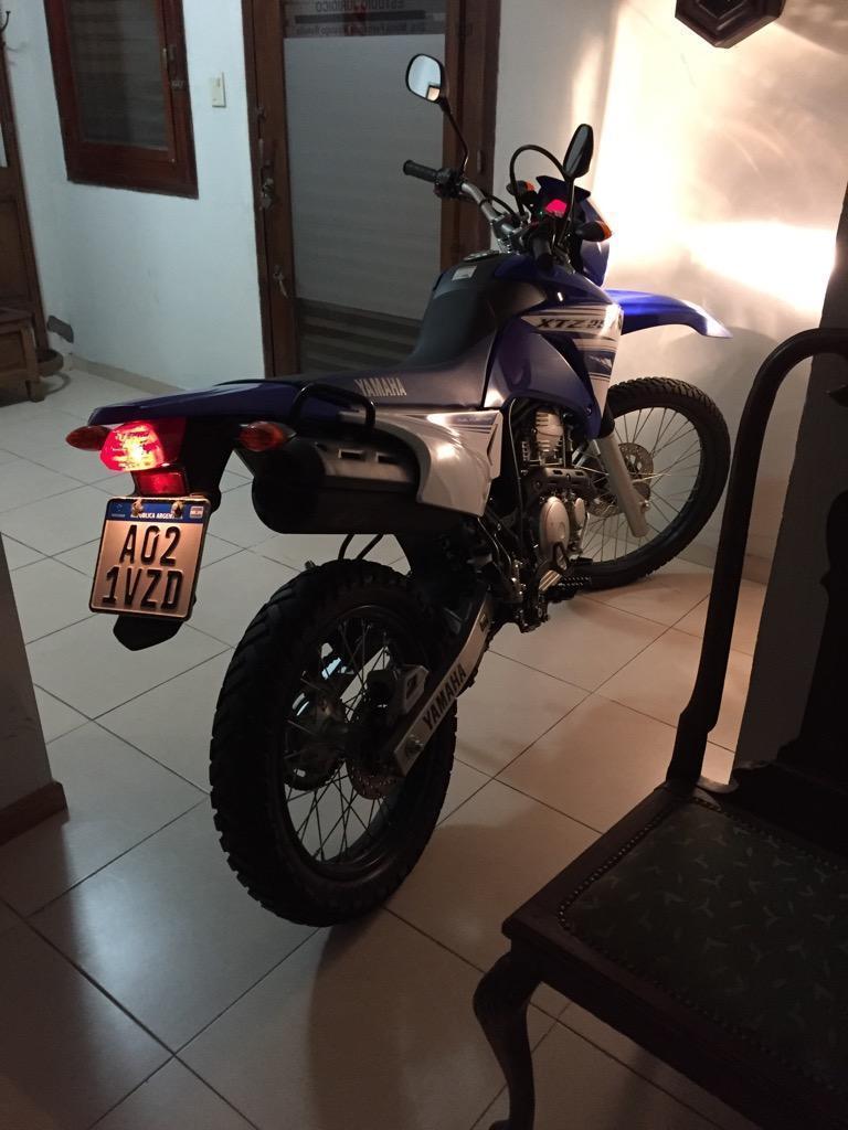 Vendo O Permuto Xtz 250 2017