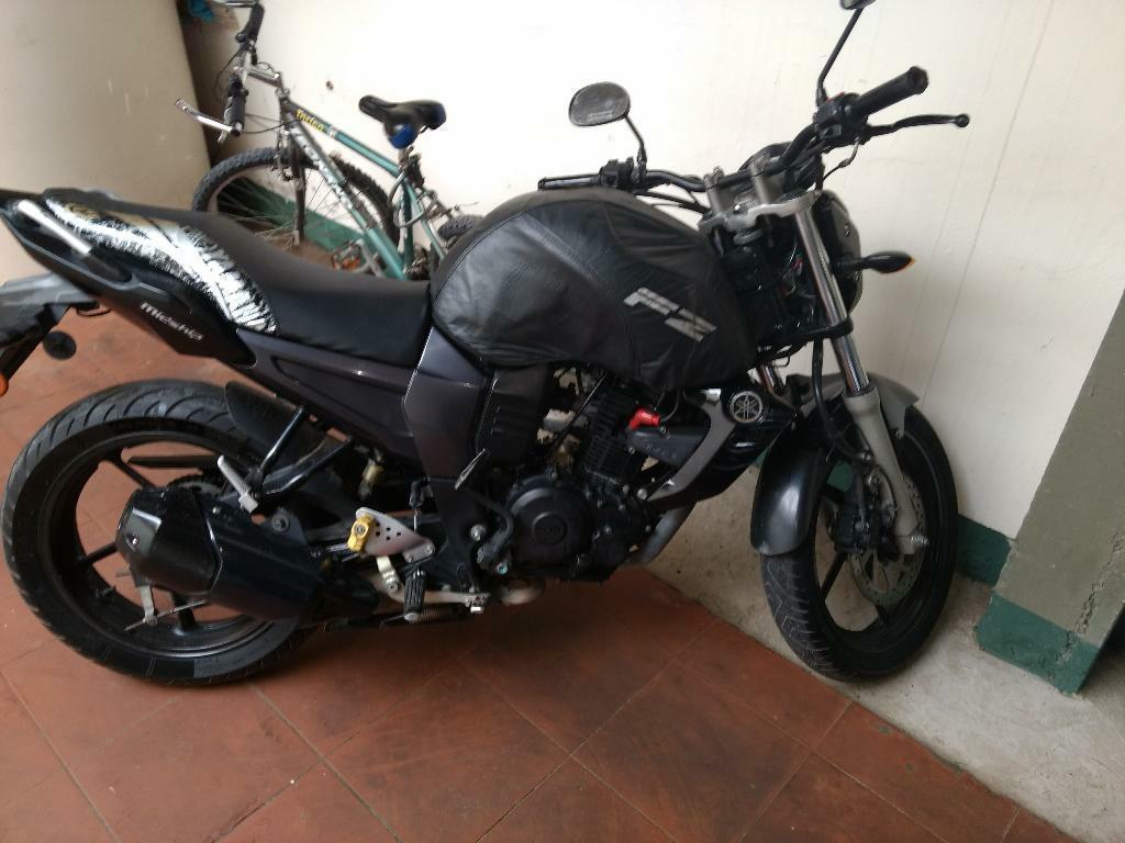 Vendo O Permuto Yamaha Fz