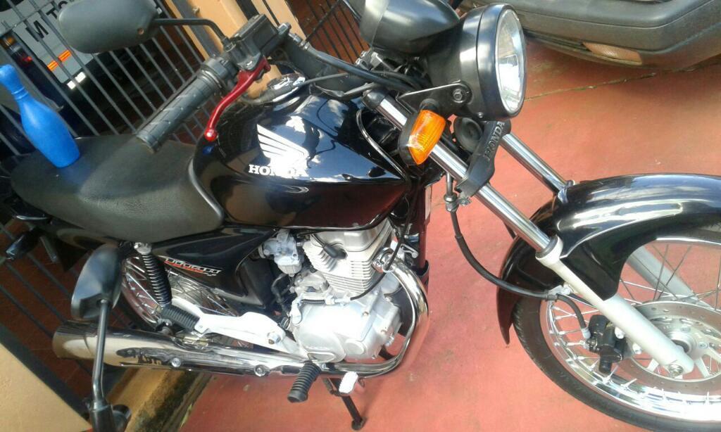 Vendo Titan Impecable