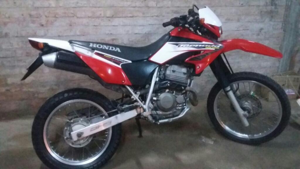 Vendo Honda Tornado 2011