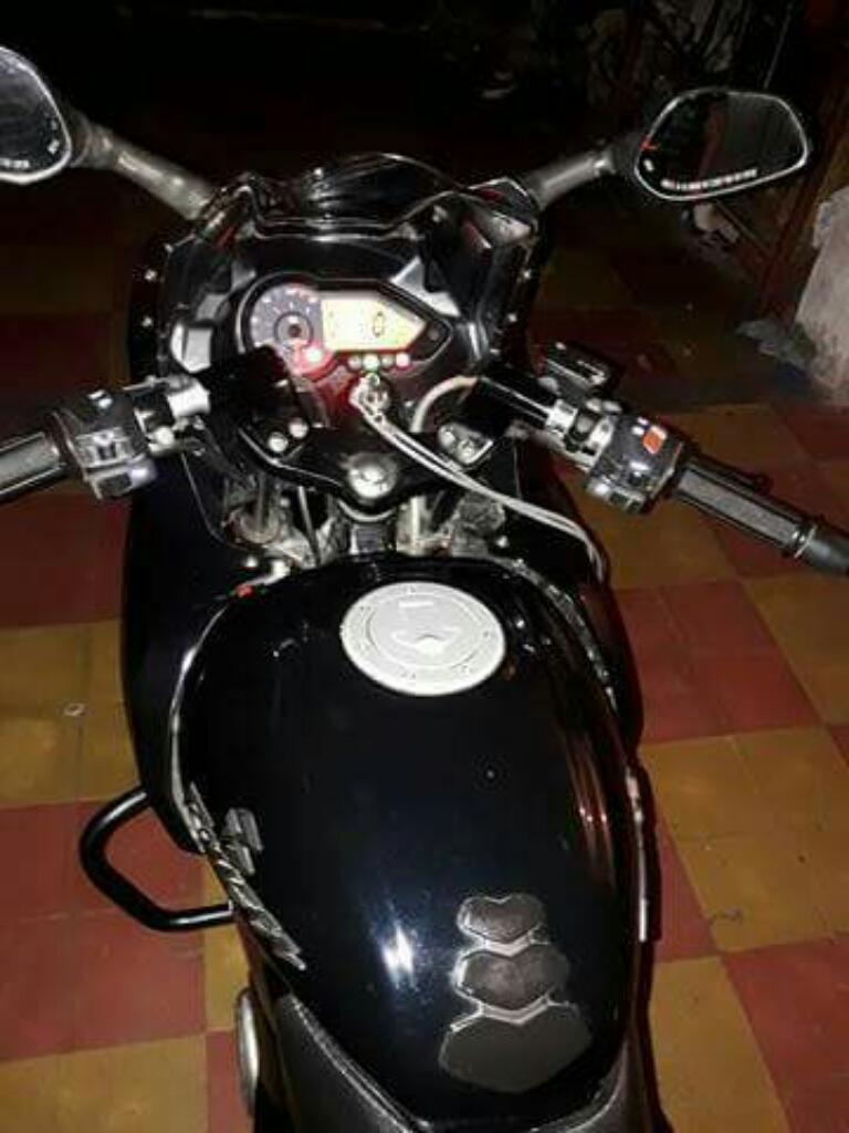 Vendo Bajaj Rouser 220 F 2014