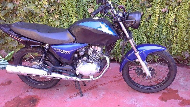 Honda cg titan 2012 $ 24900 titulo cedula 08 y verificacion policial 1568892430