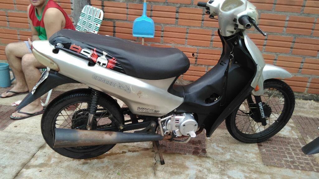 Vendo Moto 2015 en 7500