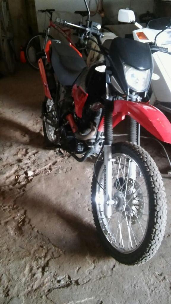 MOTOMEL SKUA 200CC. 2014 FLAMANTE!! ACEPTO PERMUTAS VARIAS!!!