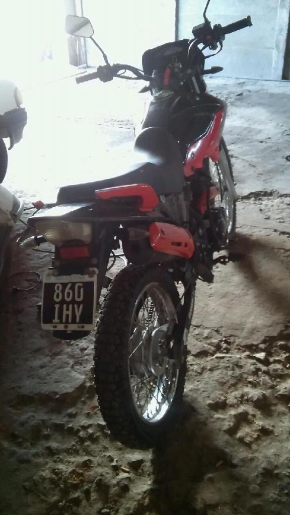 MOTOMEL SKUA 200CC. 2014 FLAMANTE!! ACEPTO PERMUTAS VARIAS!!!