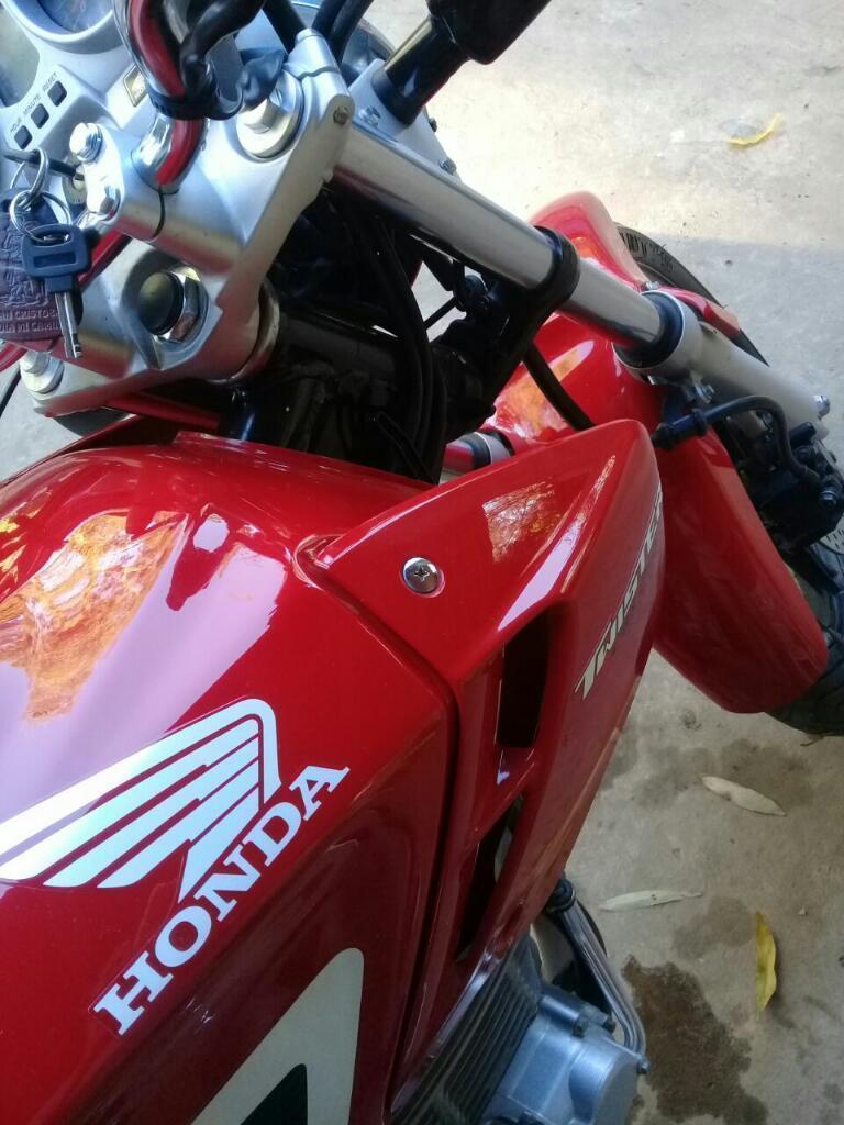 Honda Twister 250cc Modelo 2015 L