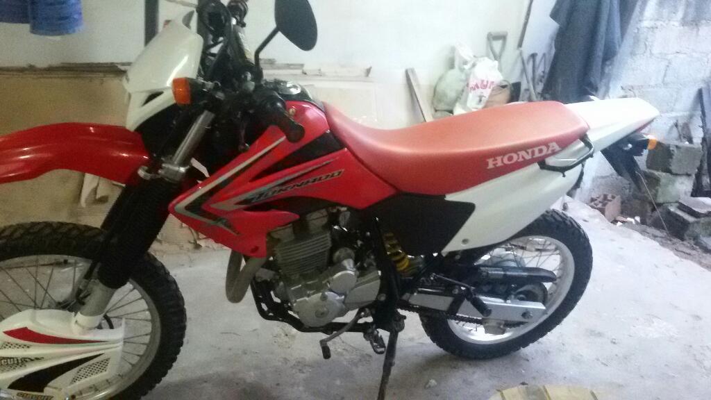 Vendo Tornado 250 Modelo 2014 8000km