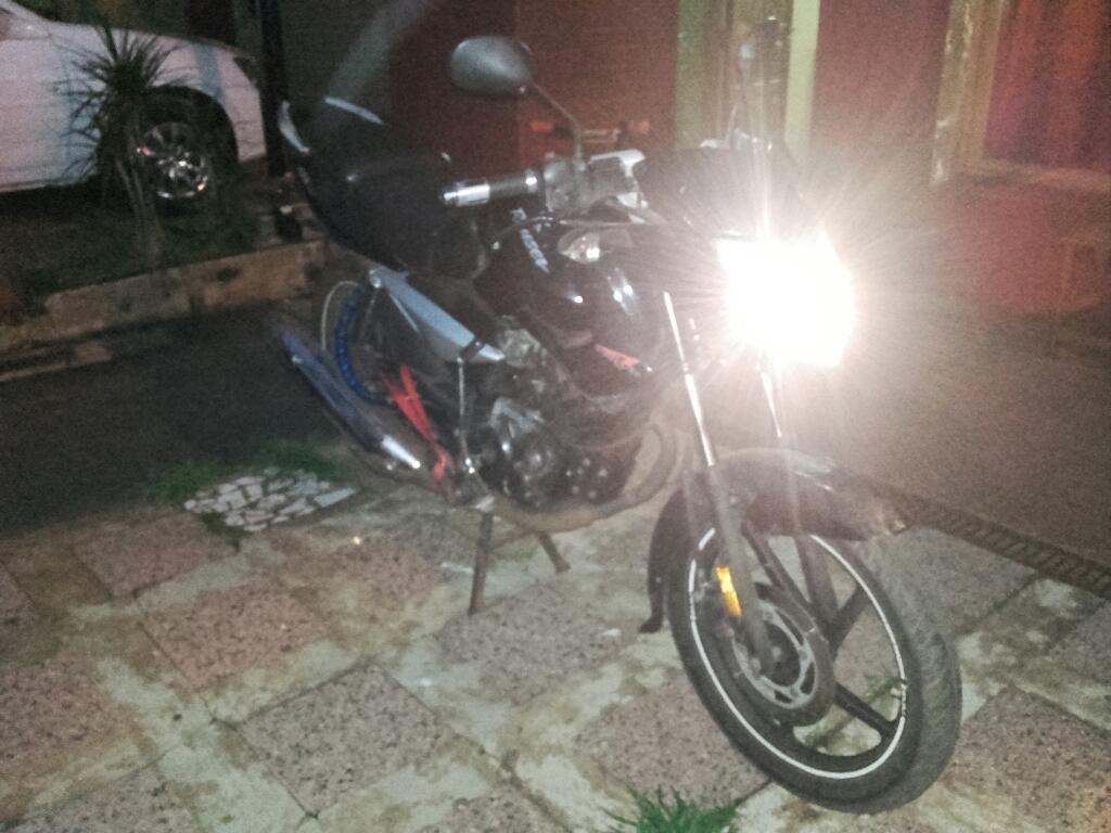 Vendo Rouser 135 2012