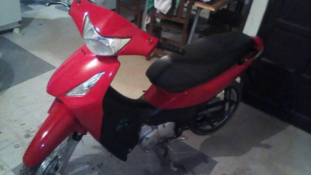 vendo hermosa honda biz comunicarse al 3624265635