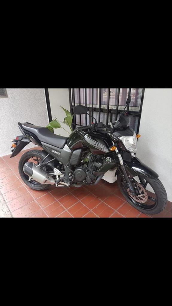 Vendo Fz16 2013 con 12.000 Km