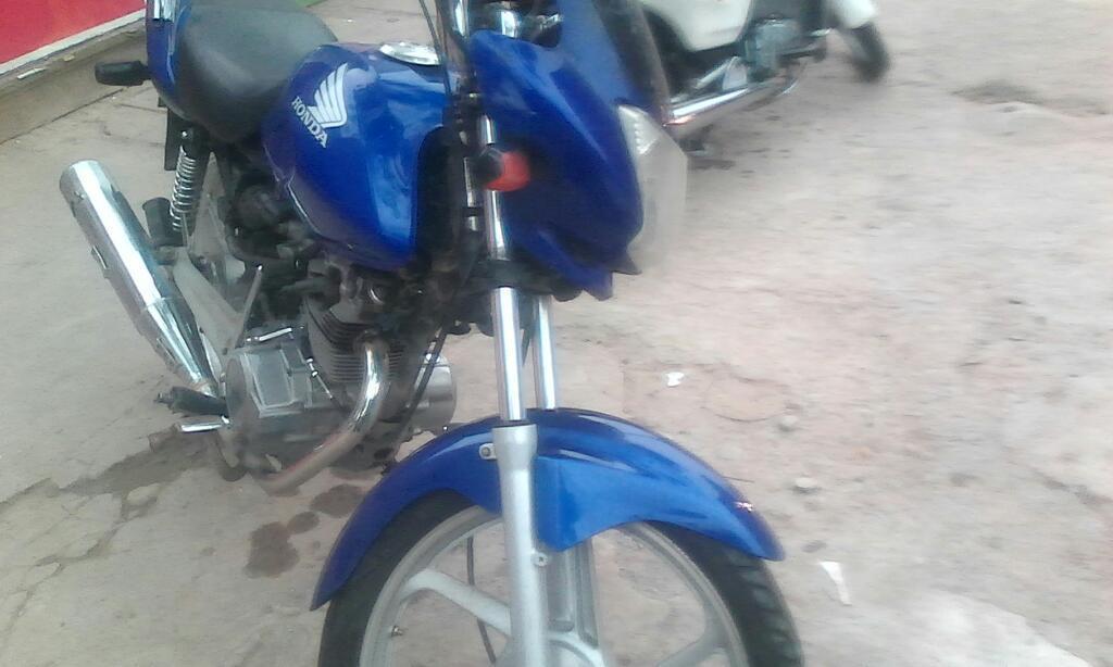 Vendo Honda Storm Modelo 2010 Único Dueñ