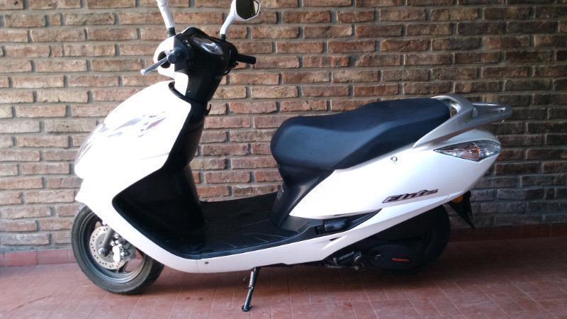 Honda Elite 125 2014 Igual a 0km Tomo moto menor o mayor valor