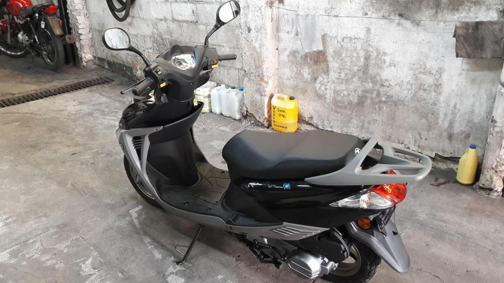 zanella Styler 150 LT Scoter