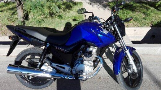 VENDO HONDA TITAN 2016