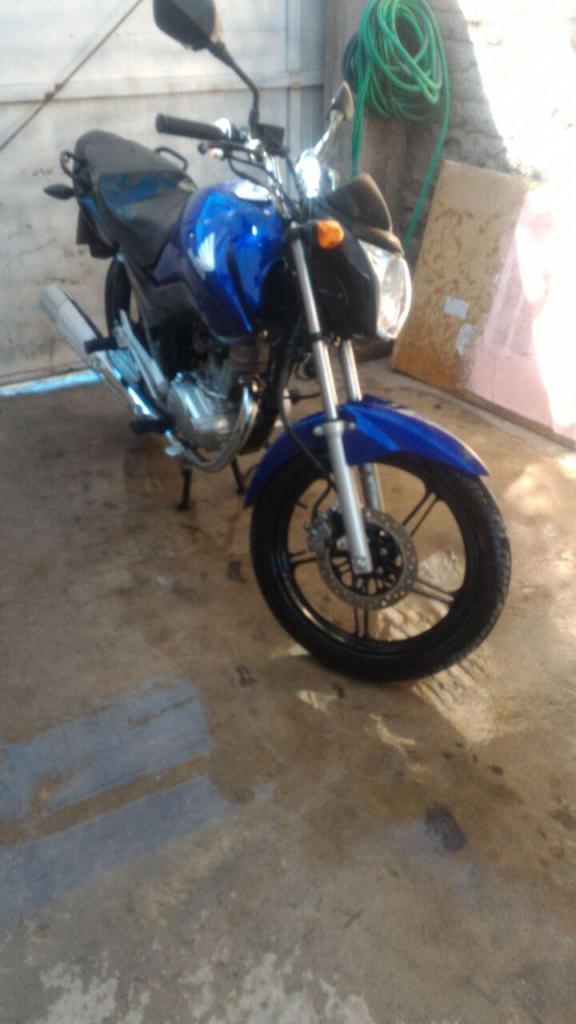VENDO HONDA TITAN 2016