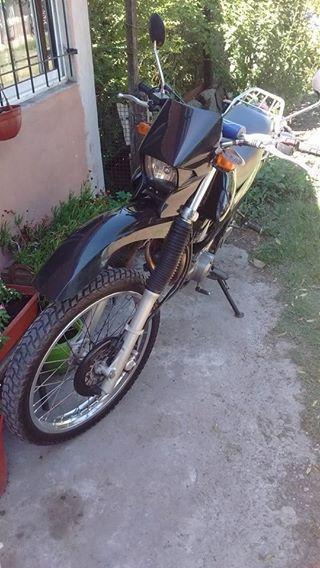 Yamaha XT 225 año 2006