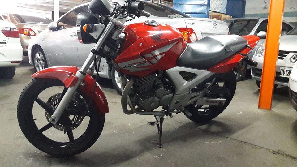 CBX Twister 250 2012 VENDO PERMUTO FINANCIO hasta 100