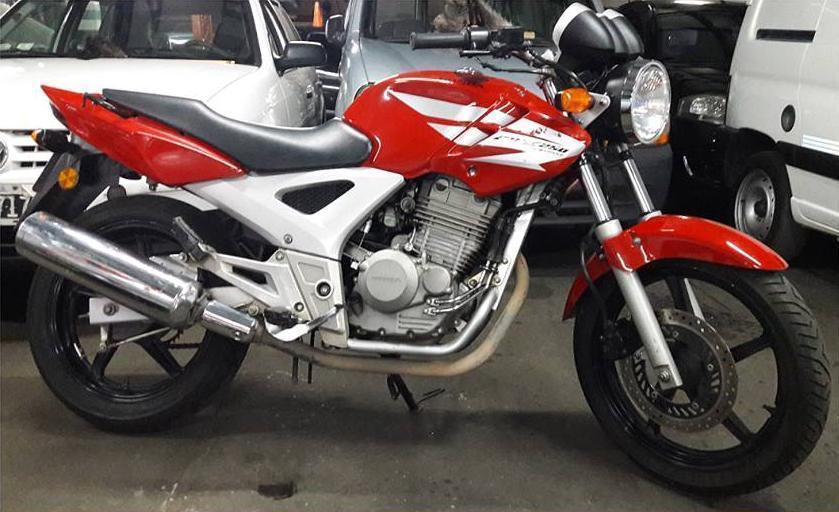 CBX Twister 250 2012 VENDO PERMUTO FINANCIO hasta 100