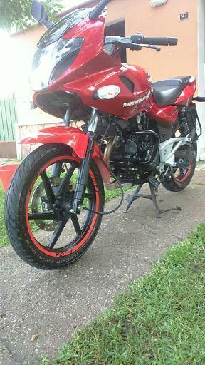 vendo o permuto rouser 220f