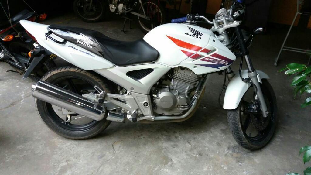 Vendo O Permuto Honda Twister