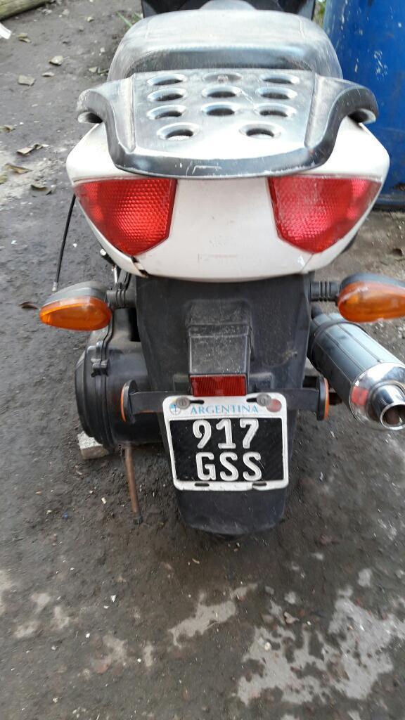 Permuto por Buen Celu La.moto Le Legual