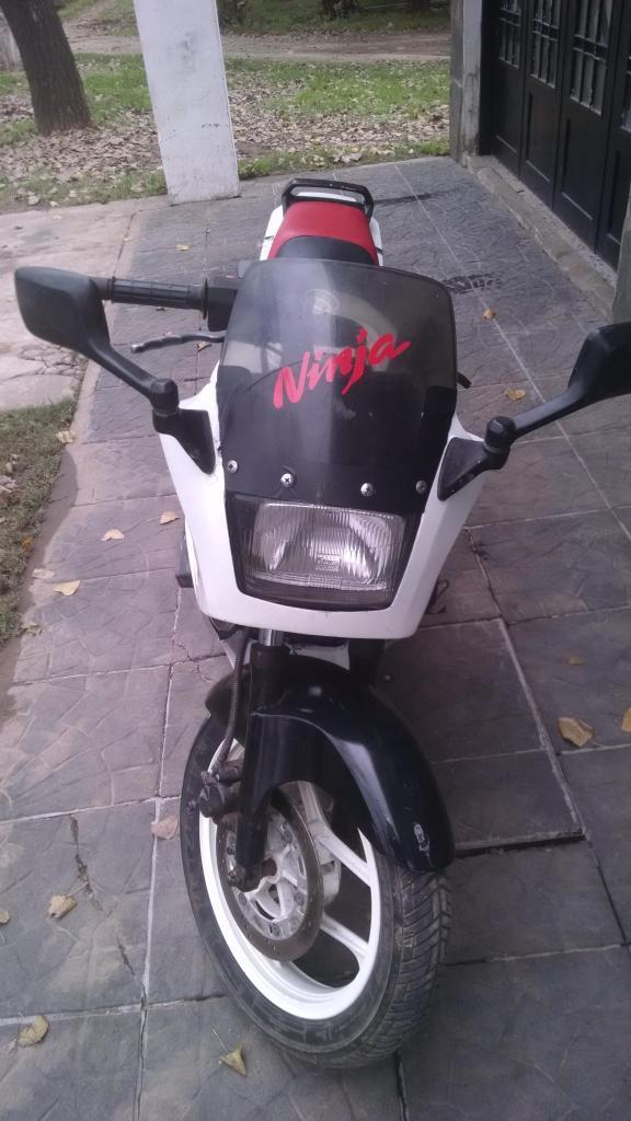 vendo kawasaki ninja 250 modelo91 no le va chispa