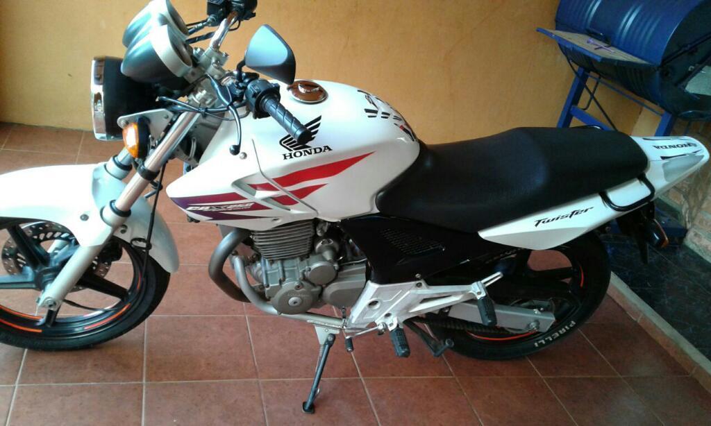 Vendo Twister Impecable