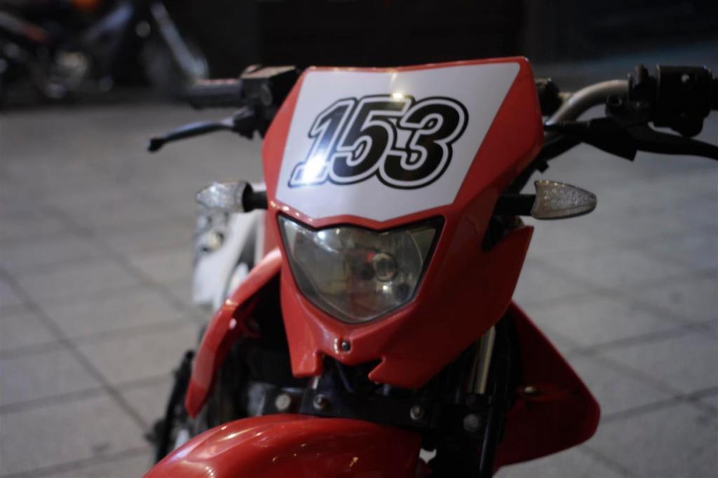 Vendo Moto Cross Motomel x3m 125 cc Excelente estado. Todos los Papeles