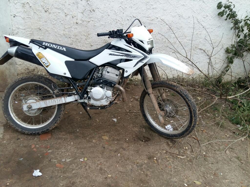 Vendo Honda Tornado 2014 Resivo Menor Va