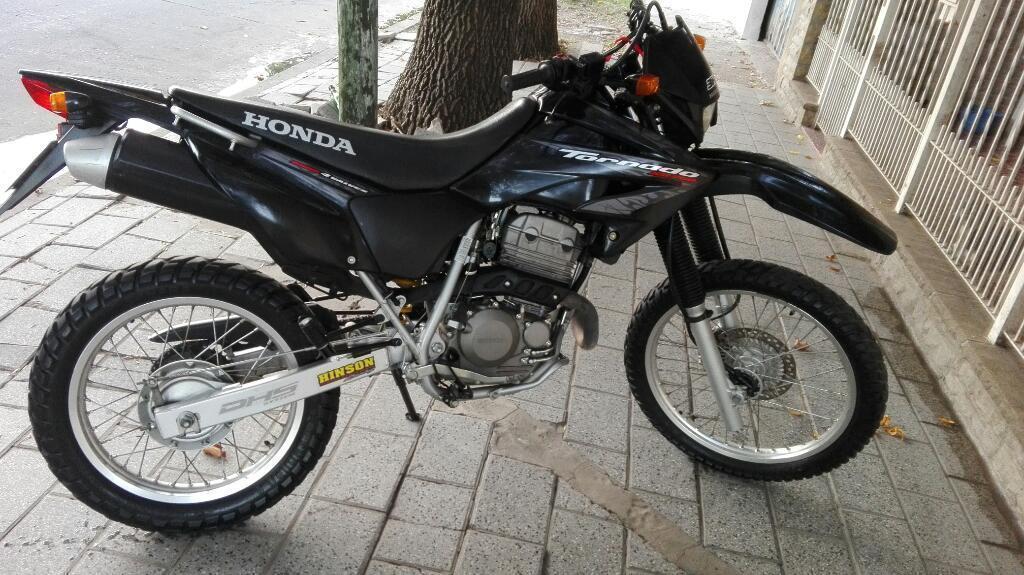 Vendo Tornado Modelo 2010 con 6000 Kilóm