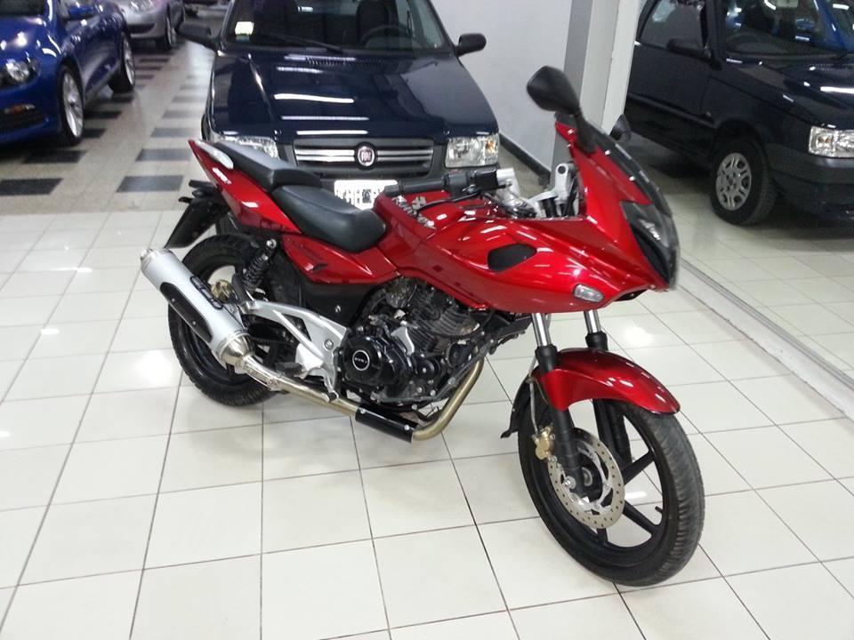 VENDO BAJAJ ROUSER 220F
