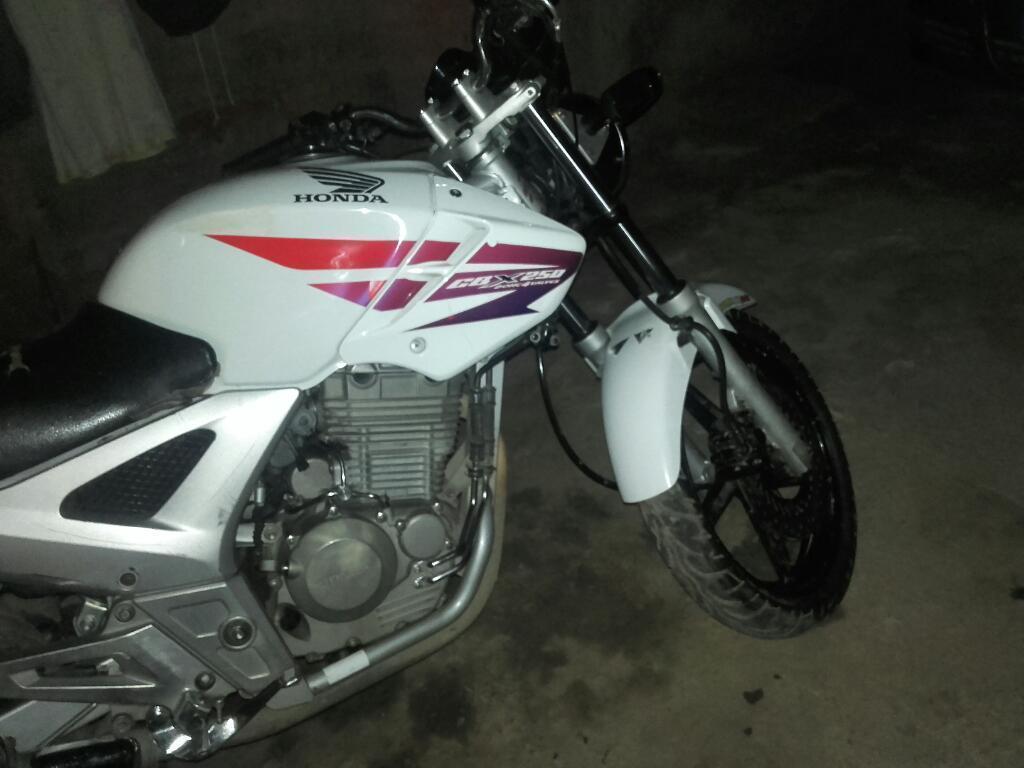 Honda Twuister 2011