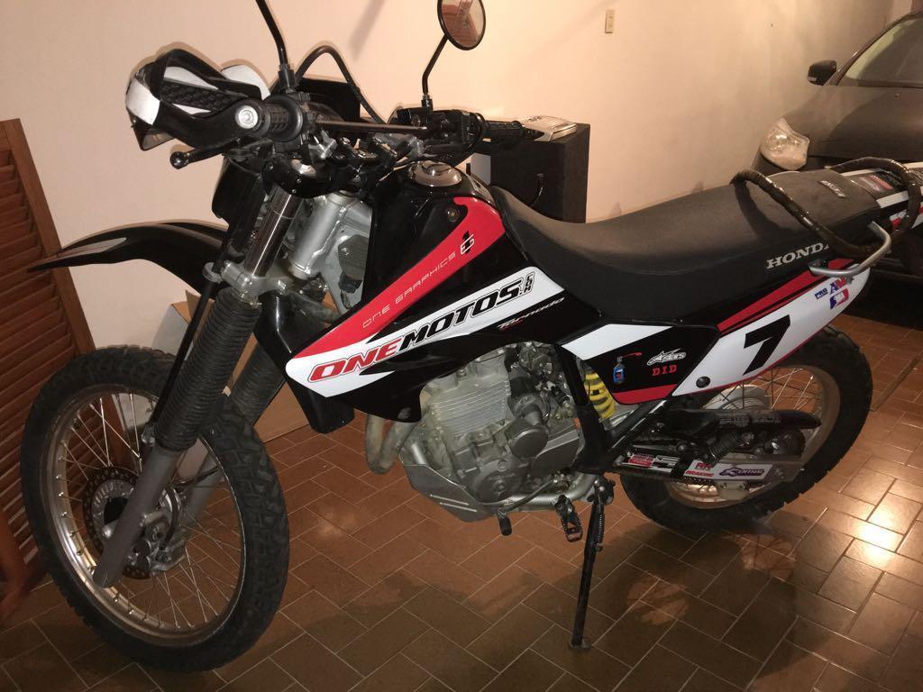 VENDO HONDA TORNADO 2013 6100 km $74.000