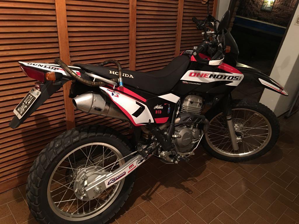 VENDO HONDA TORNADO 2013 6100 km $74.000