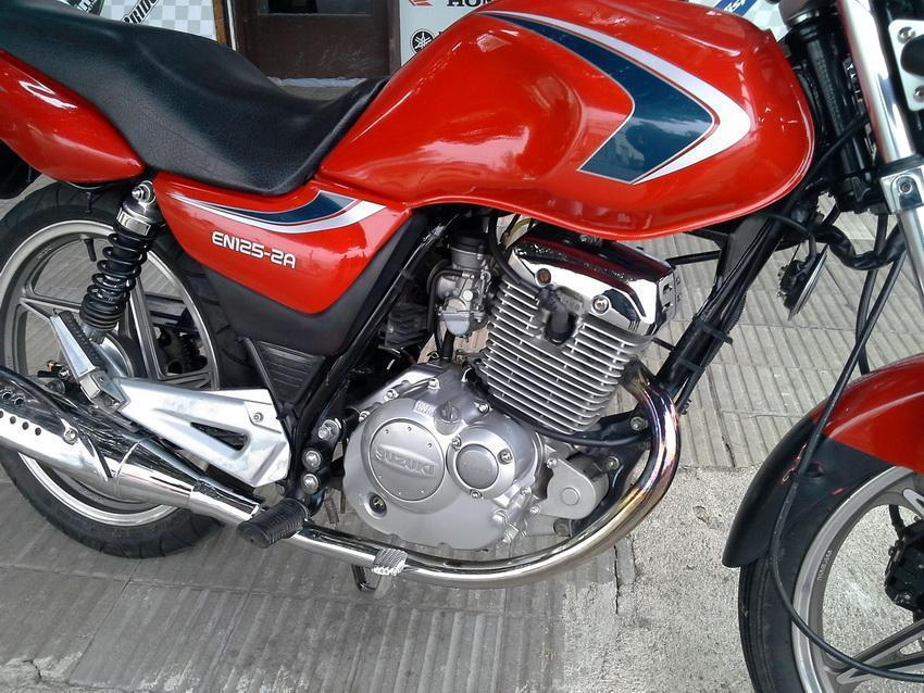 SUZUKI EN 125 IMPECABLE REC/MENOR