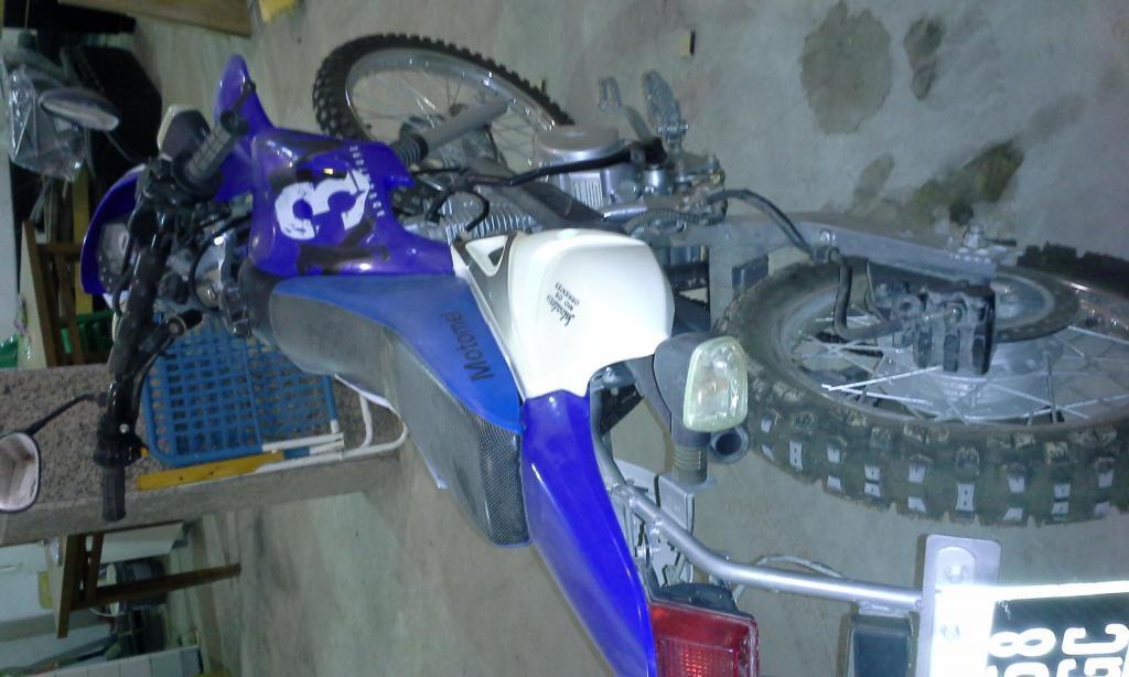 vendo moto impecable! mod. 2012 , 127 km. $ 20.000