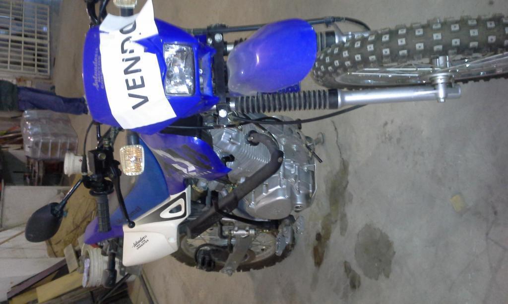 vendo moto impecable! mod. 2012 , 127 km. $ 20.000