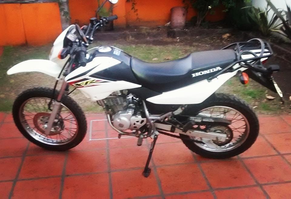 Vendo moto Honda XR125L modelo 2013